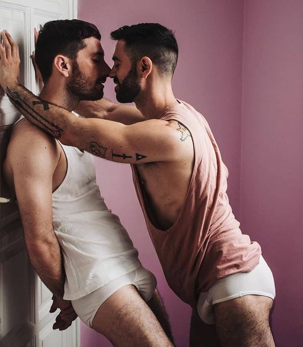 Trapped kiss