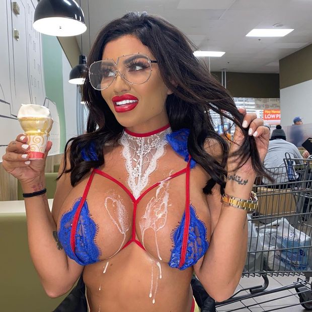 Toochi Kash - Snow White 1