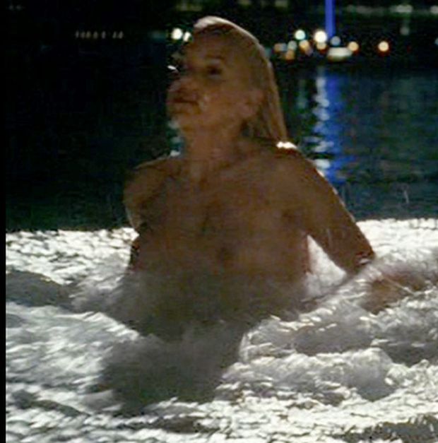 Anna Faris' tits