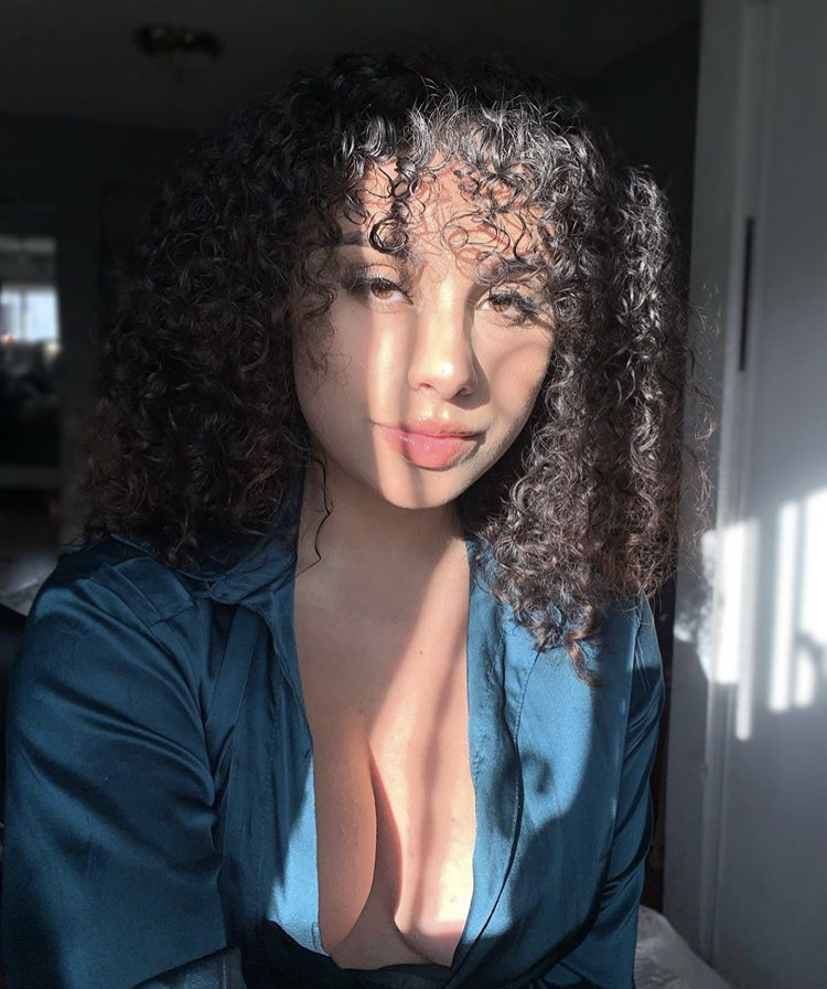 Frosted Aline cleavage