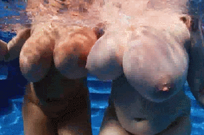 Under Water Boobies - SpliffSpudd