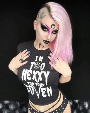 Goth babe!