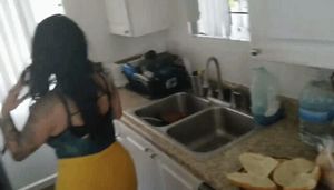 staring at my hot aunt