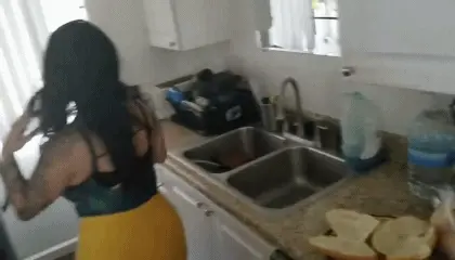 staring at my hot aunt