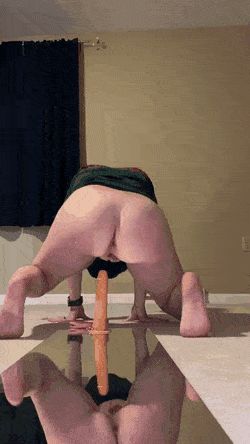 Thick Teen Fucking Her Suction Cup Dick On The Mirror