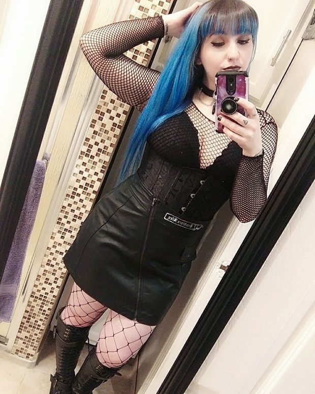 love her blue hair