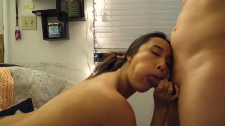 Anyone know her name? A man need a sauce