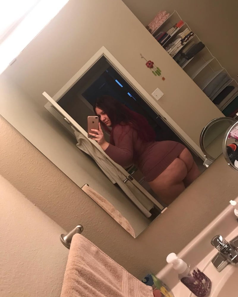 booty selfie