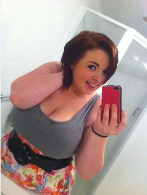 bbw selfie