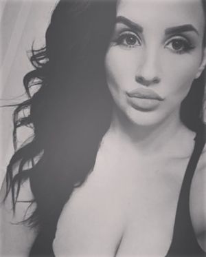 Big Titted MILF Goddess with perfect lips