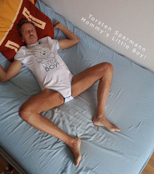 24 Mommy's little Bo y 7c8a1 Torsten Sparmann nackt Selfie for any naked forever public nude gay schwul