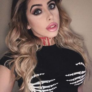 Be a good bimbo dolly