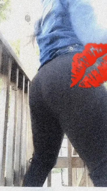 My friend twerking