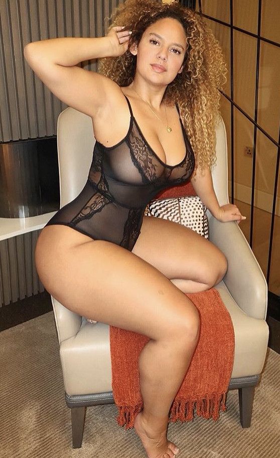 Curly lingerie beauty