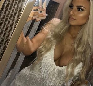 different lady from chatroom