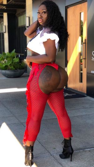 Thick Round Black Ass In Chaps