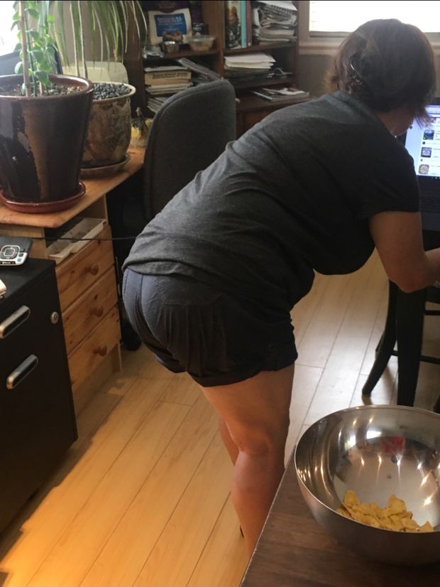 My moms ass