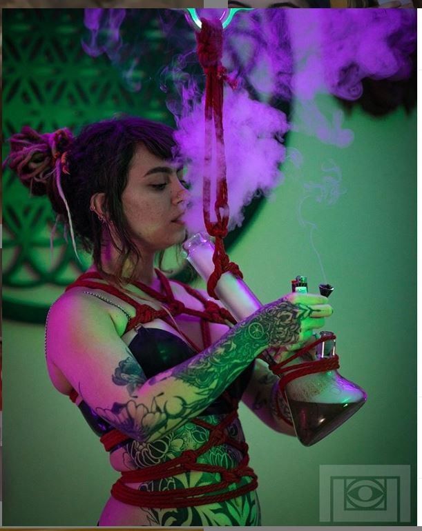 colorful bong toke