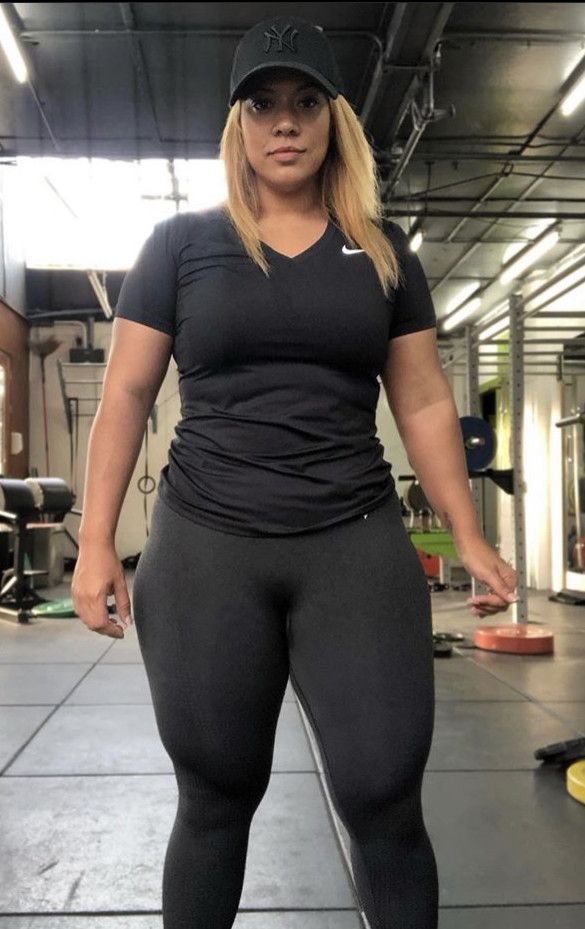 Gym babe with thick thighs, looking very sexy