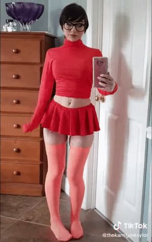 Sexy Velma cosplay (by thekerrigantaylor)
