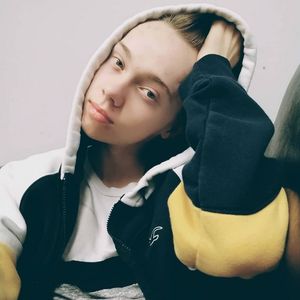 kiss those lips all day