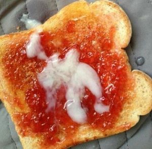 I lived with four guys in college; I had this for breakfast a lot!