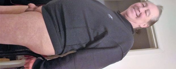 Looking for well endowed dominant males 8 plus inches fat dick.
