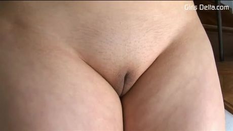 Chinatsu Kishimine 岸峰千夏 shaved pussy