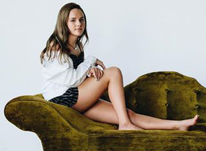 daddy take the pic so we can fuck