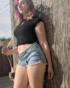 Sexy thick Mel Capperino-Garcia shows off