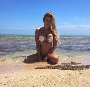 College GF looking for older men on your vacation