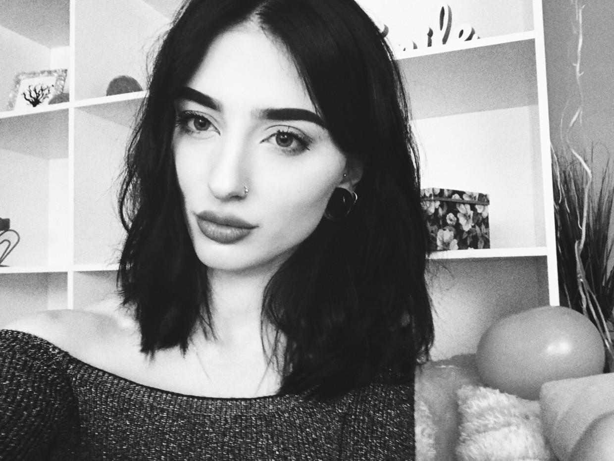 EllaGood beautiful face from MFC