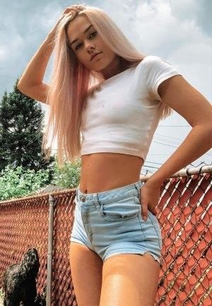 cuite in tight shorts and top