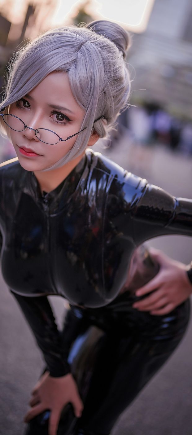 Asian-latex fetish-latex