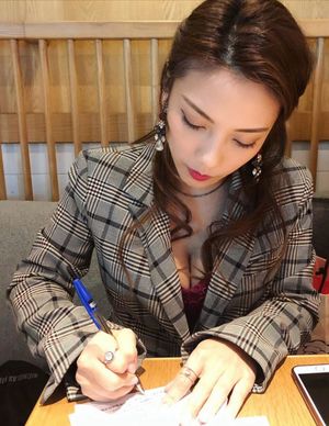 Boss. Please sign here.......