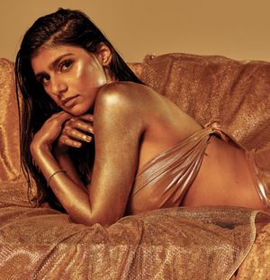 Your one of my golden gals Mia!