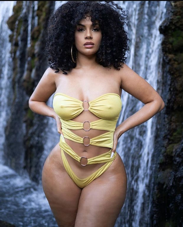 Gorgeous ebony woman!! I’m in love ❤️❤️❤️