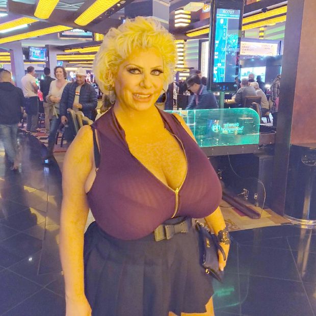 Monster sized heavy tits Claudia Marie