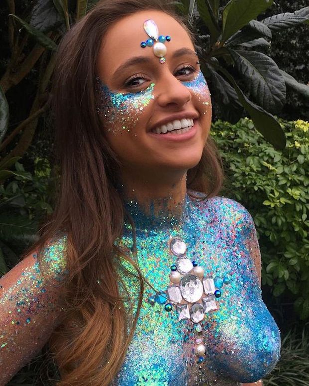 glitter.