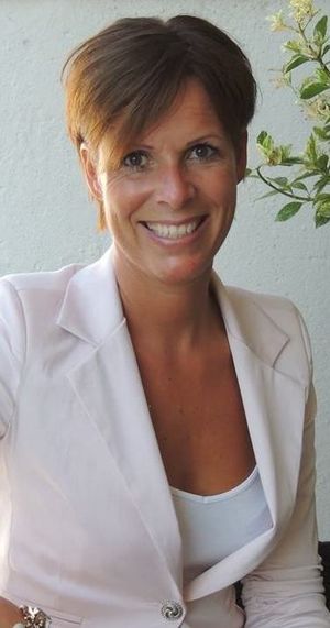 this lovely Hot Wife is all dressed up and ready for her cum-on-clothes-party as the cum-queen. 53b