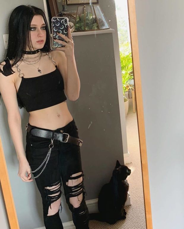 Skinny Goth