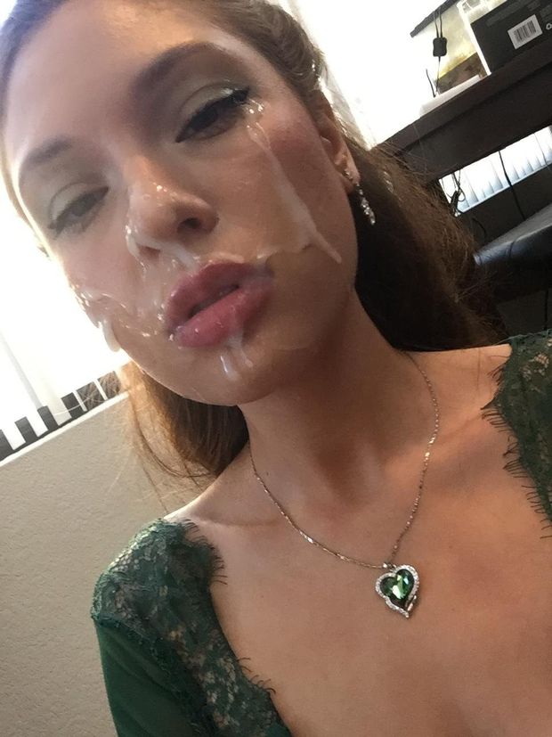 Giver her a kiss