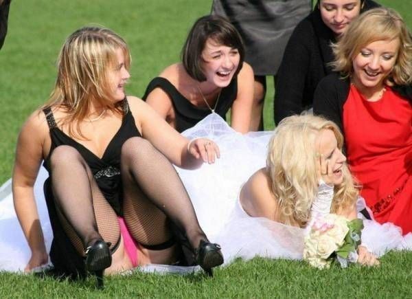 sexy wedding group shot