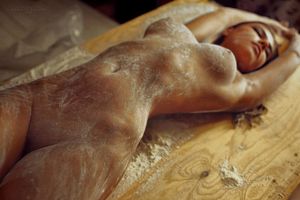 She’s ready to be rubbed!