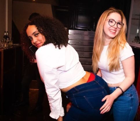 Grab her ass