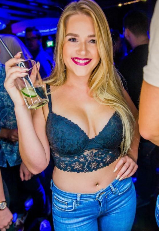 Chubby Teen with big Tits