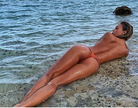 milf bikini ass beach