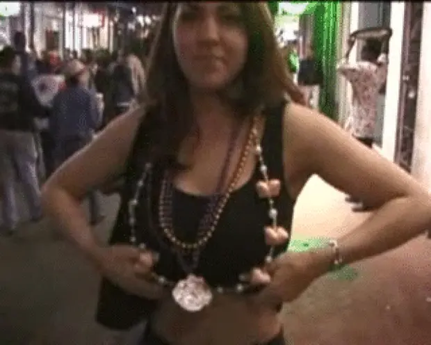 milf flashes boobs for beads
