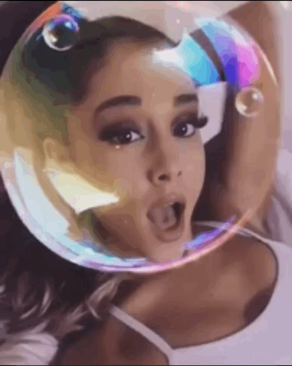 What those lips do Ariana?