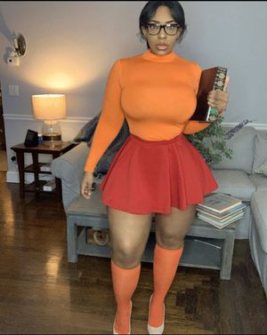 Rachel Storms as thicc black Velma